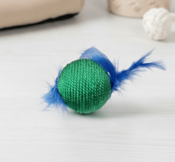 Giggly Sisal Ball Toy - Image 2