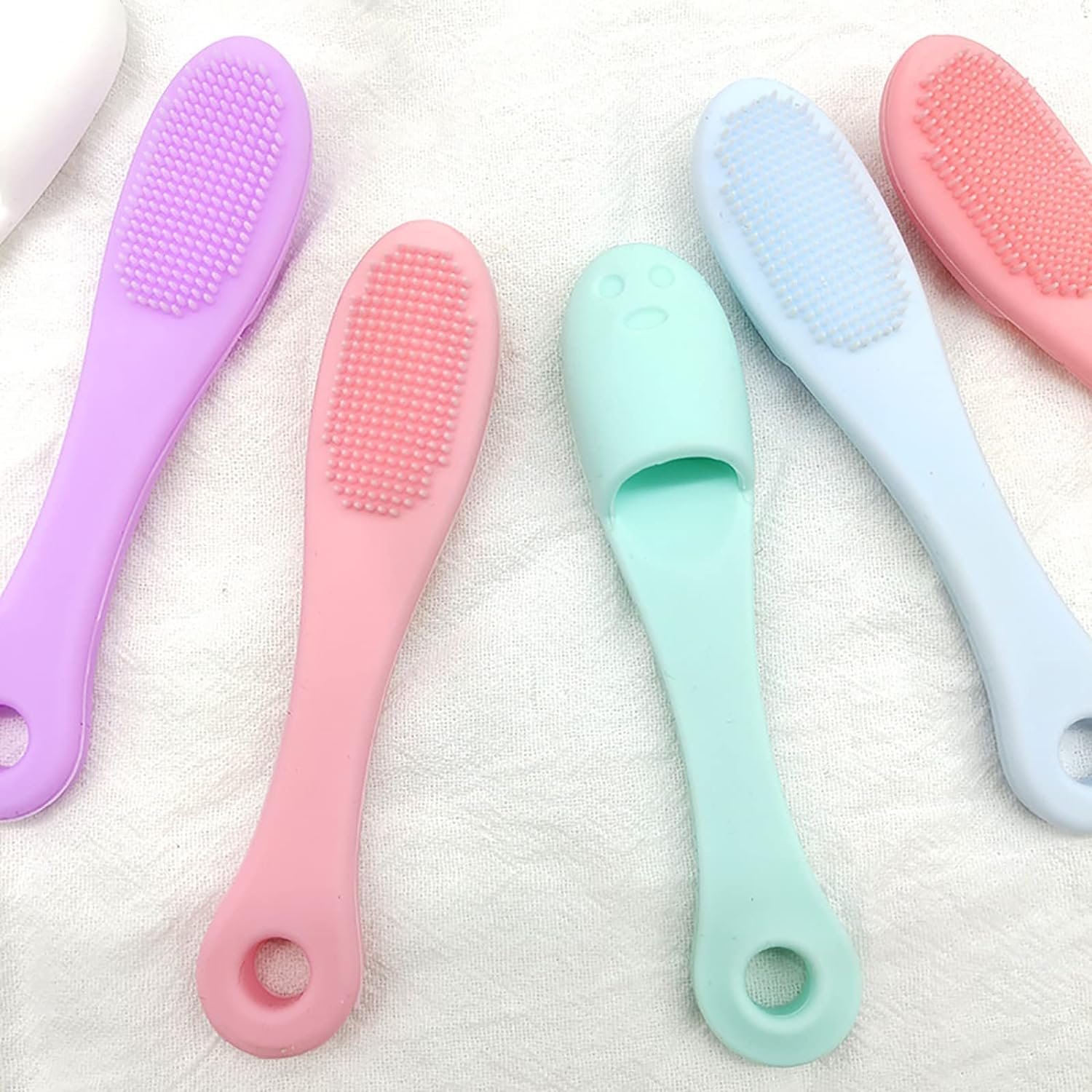 Black Chin Remover for Cats & Dogs - Image 3